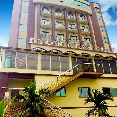 Felicia Hotel Yaounde Exterior photo
