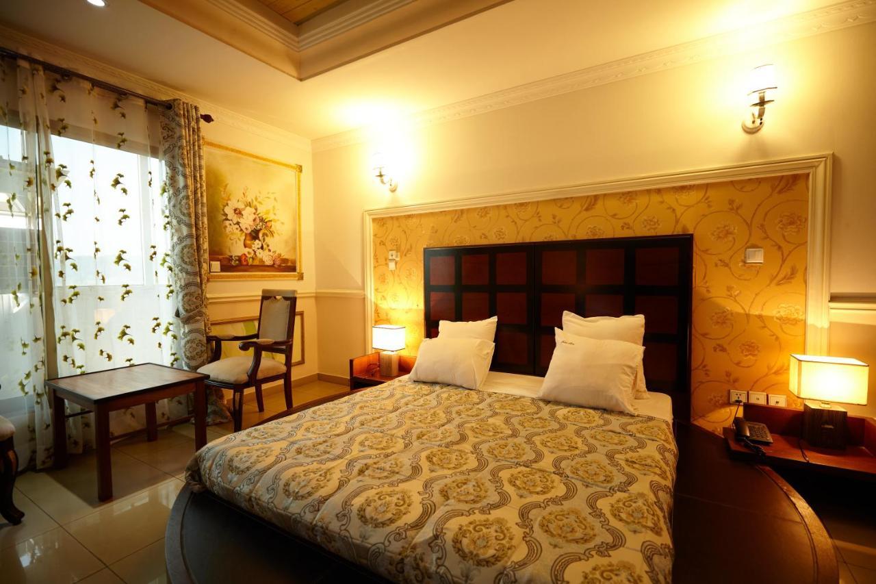Felicia Hotel Yaounde Exterior photo