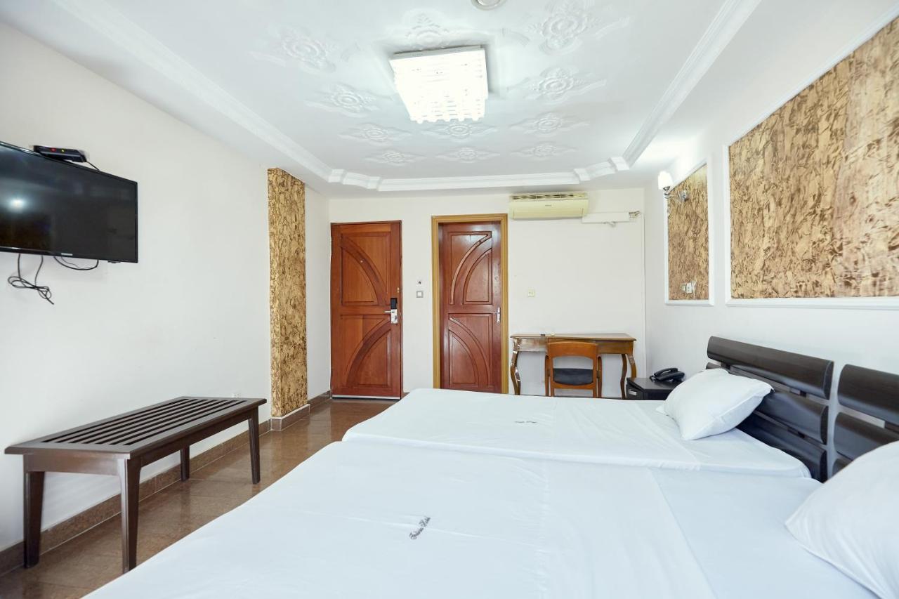 Felicia Hotel Yaounde Exterior photo