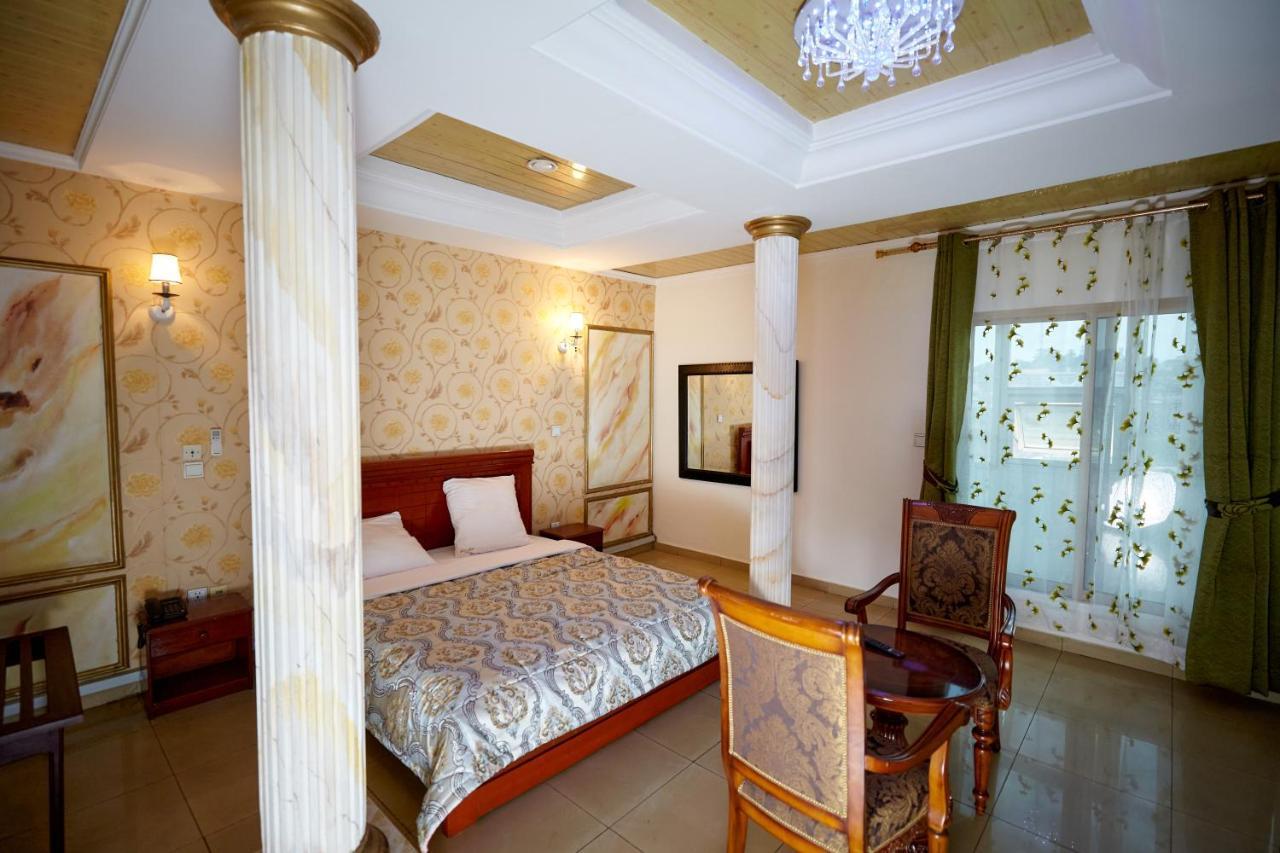 Felicia Hotel Yaounde Exterior photo
