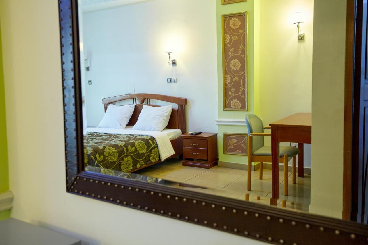 Felicia Hotel Yaounde Exterior photo