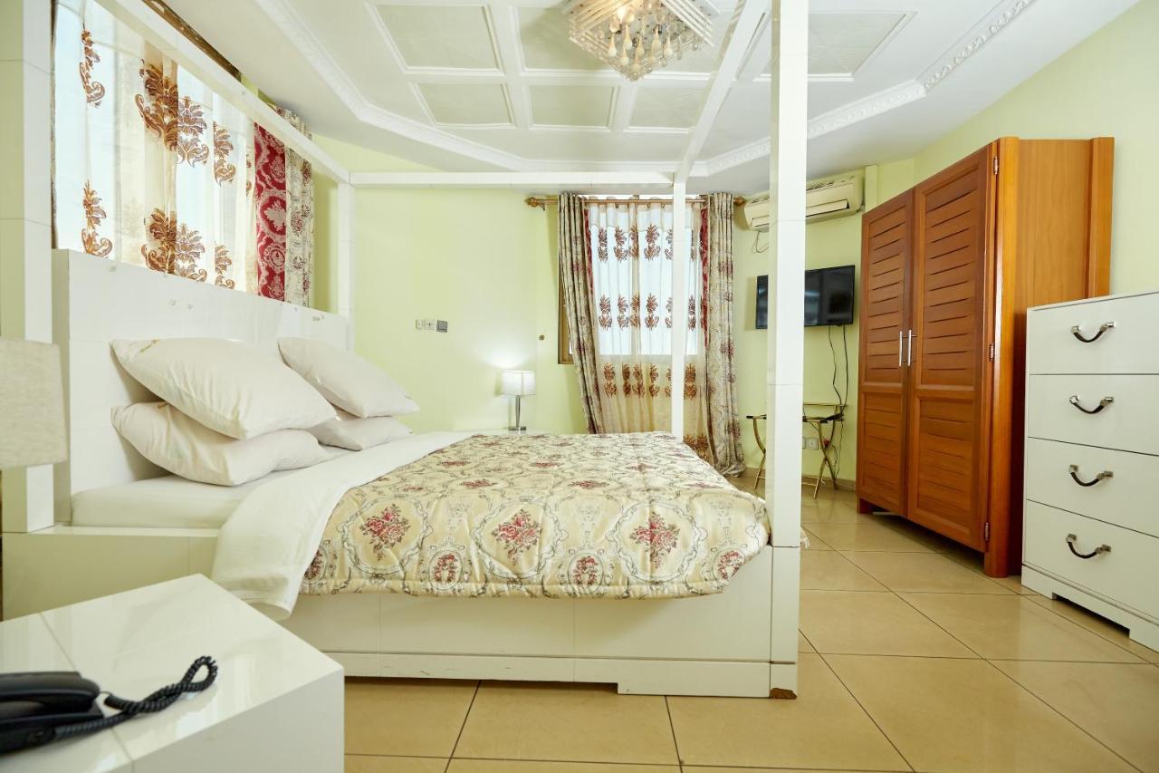 Felicia Hotel Yaounde Exterior photo