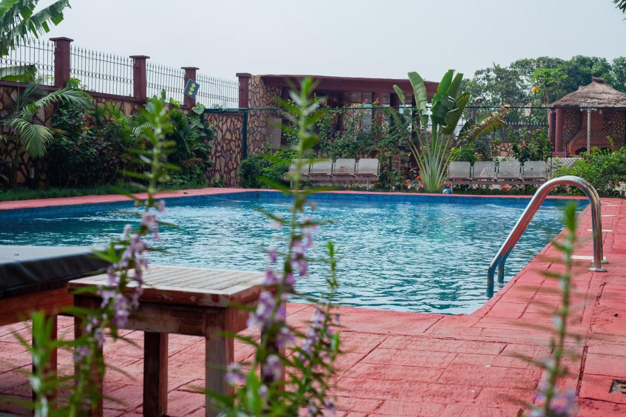 Felicia Hotel Yaounde Exterior photo