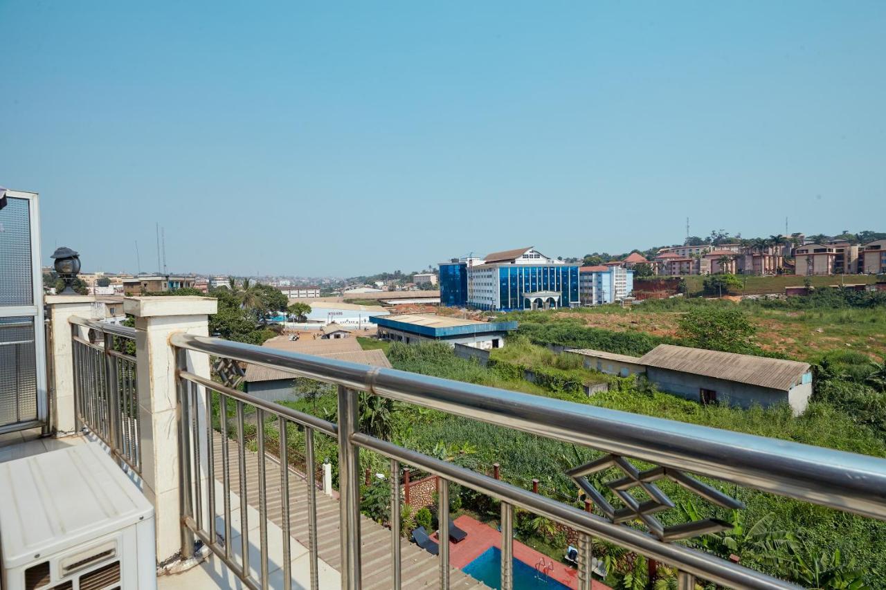 Felicia Hotel Yaounde Exterior photo