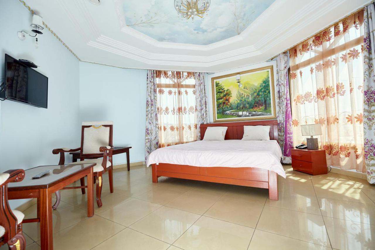 Felicia Hotel Yaounde Exterior photo