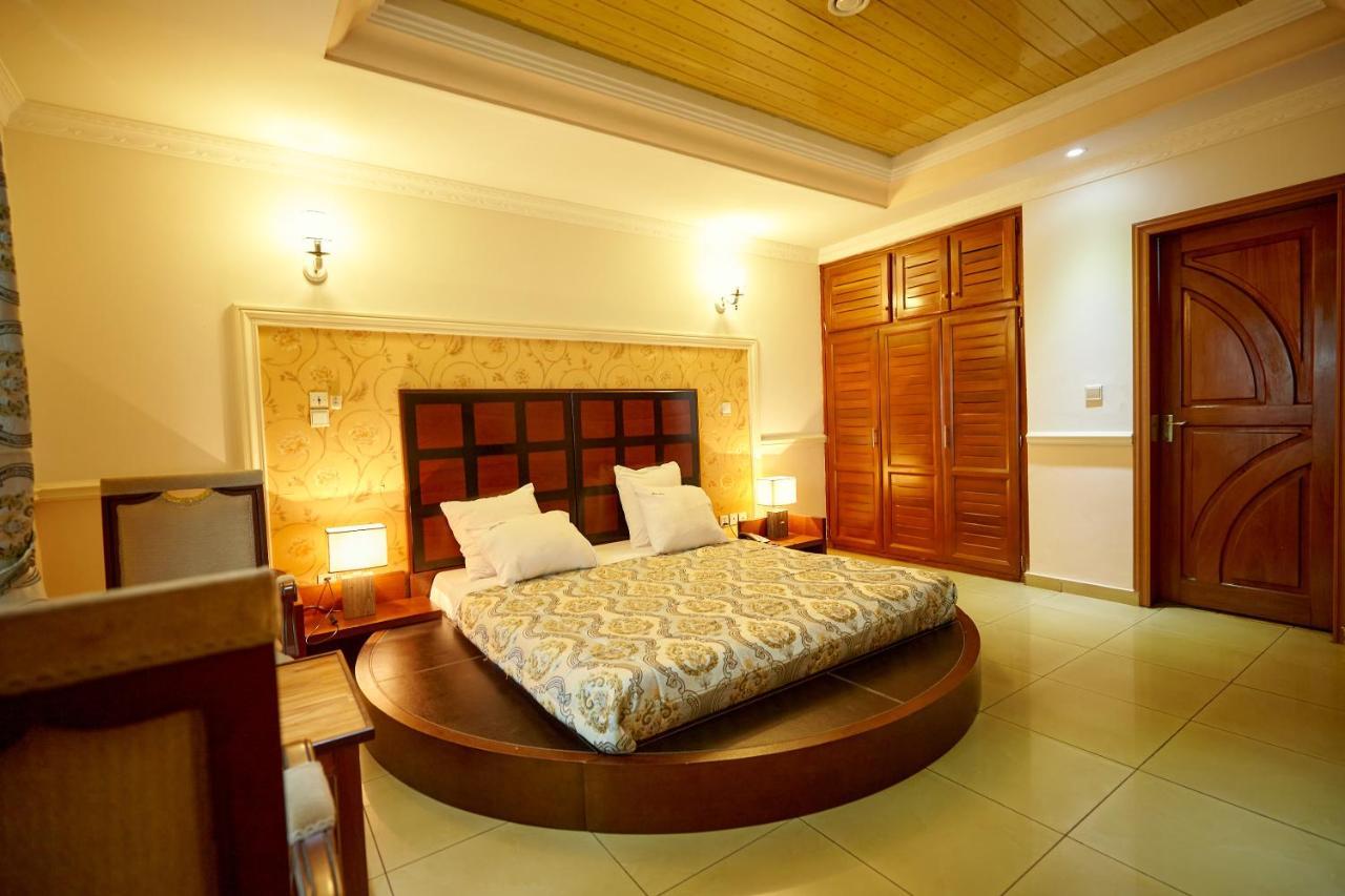 Felicia Hotel Yaounde Exterior photo