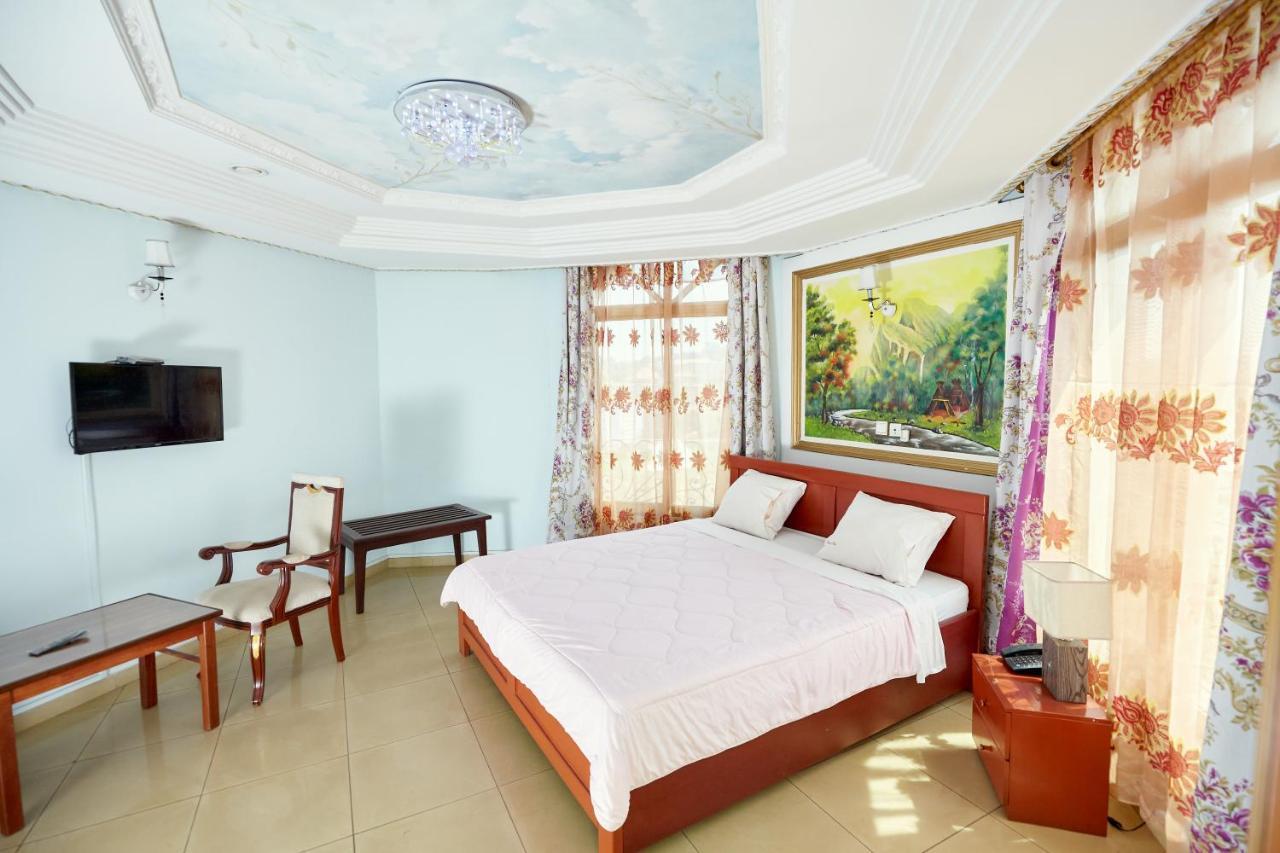 Felicia Hotel Yaounde Exterior photo