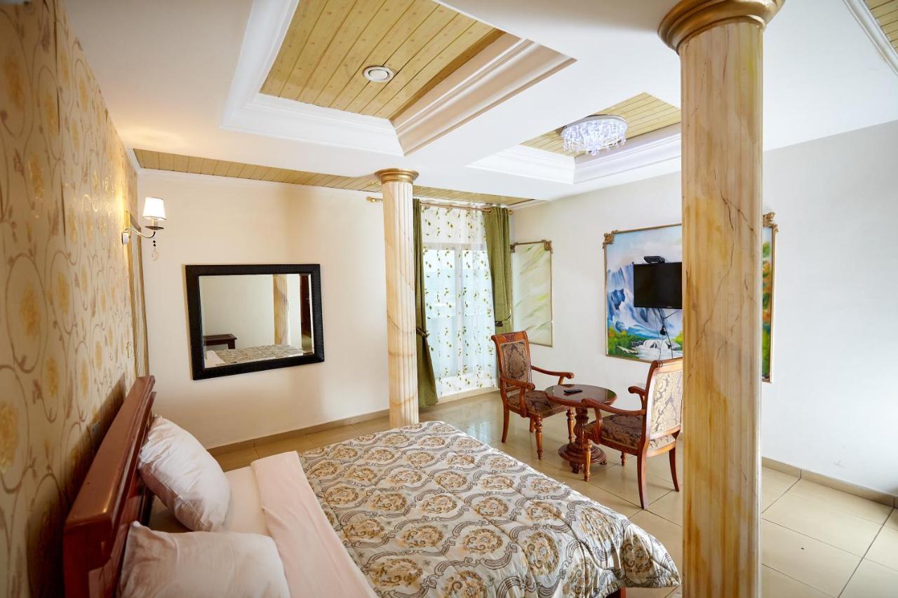 Felicia Hotel Yaounde Exterior photo