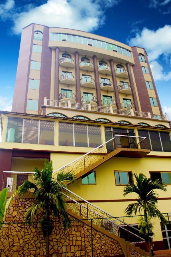 Felicia Hotel Yaounde Exterior photo