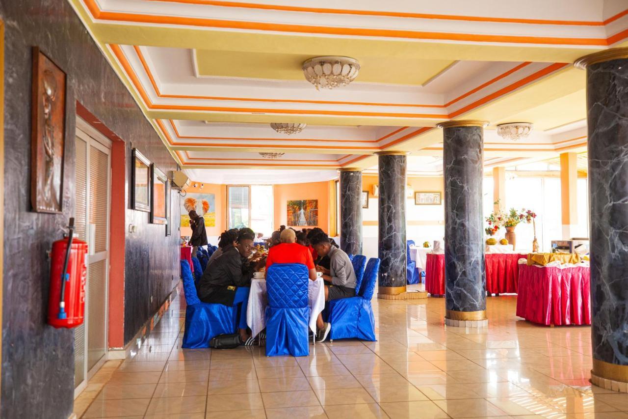 Felicia Hotel Yaounde Exterior photo