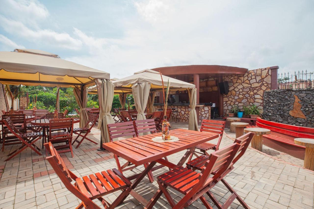 Felicia Hotel Yaounde Exterior photo
