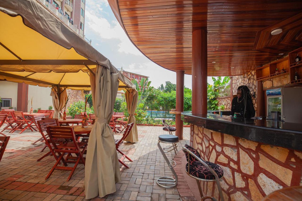 Felicia Hotel Yaounde Exterior photo