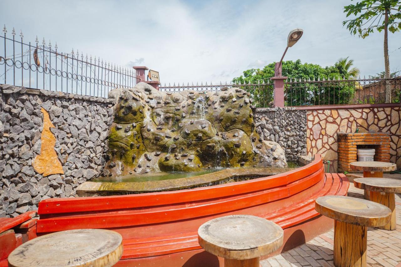Felicia Hotel Yaounde Exterior photo